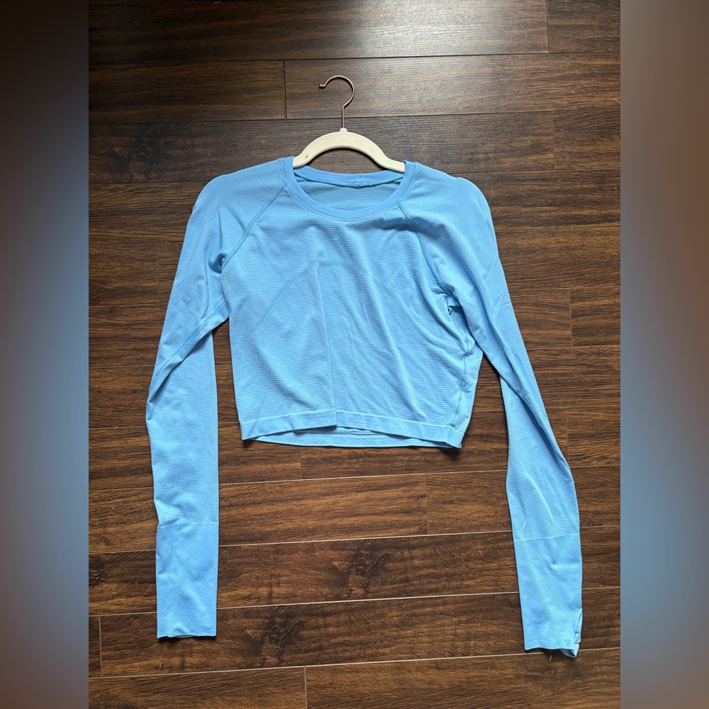 Lululemon workout top